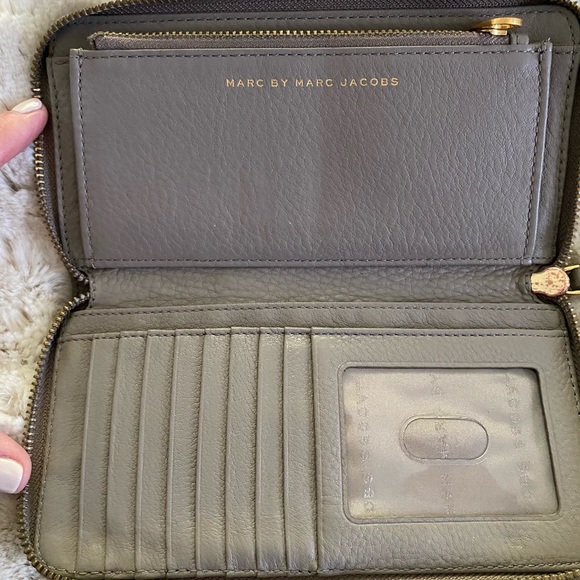 MARC BY MARC JACOBS zip zipper leather wallet - Picture 3 of 6